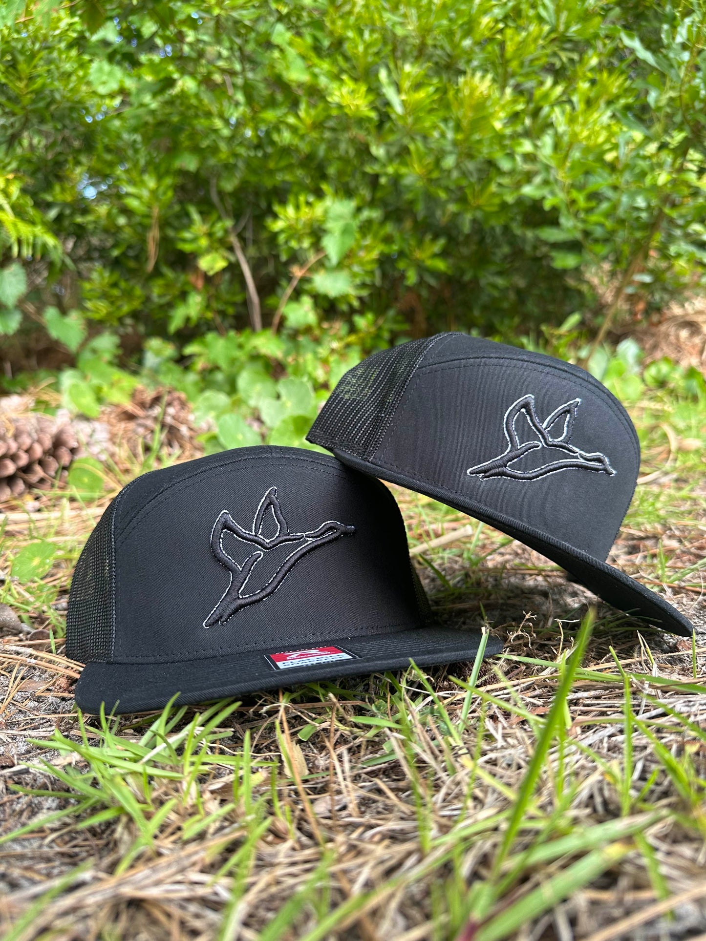 7 Panel Black Ghost