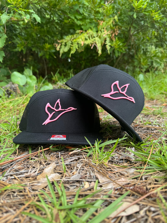 7 Panel Black Hat | Pink Icon